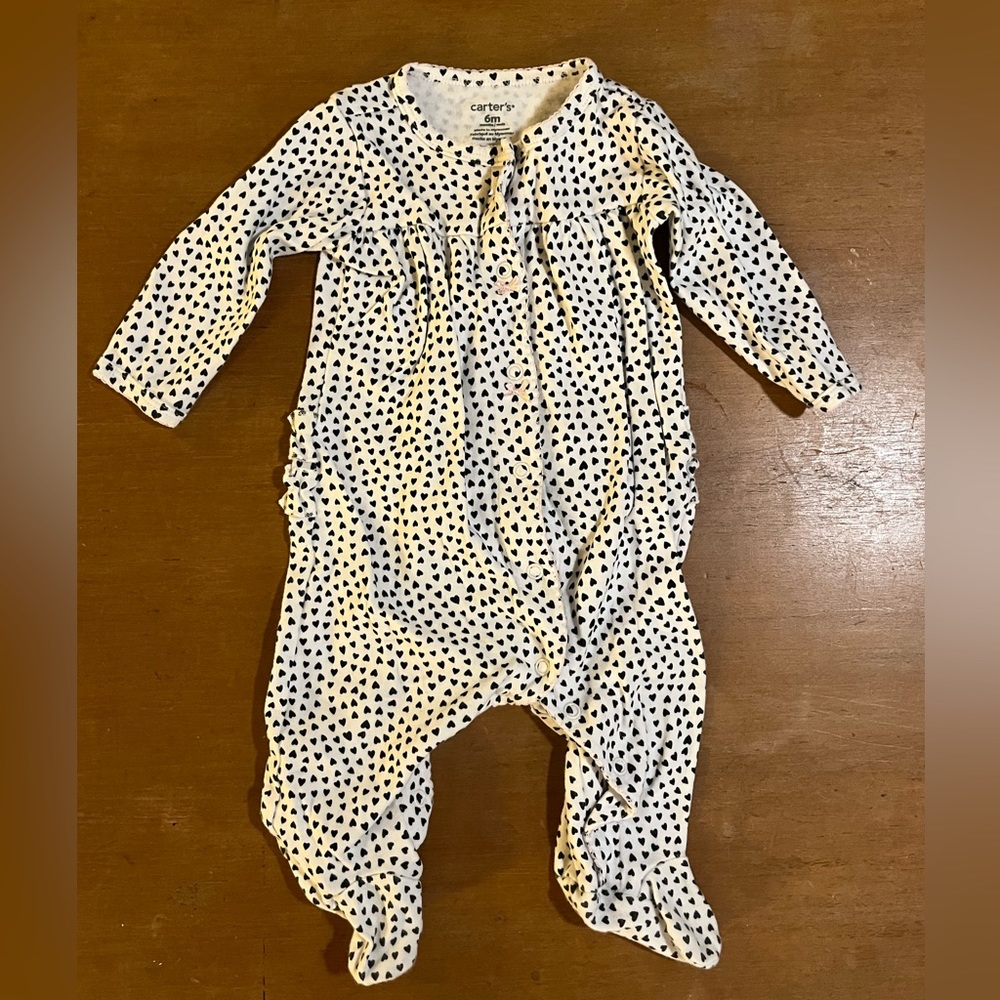Carter’s Girls One-Piece Footie Bodysuit with Heart Print 6 months